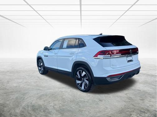 2024 Volkswagen Atlas Cross Sport 2.0T SE w/Technology 4MOTION