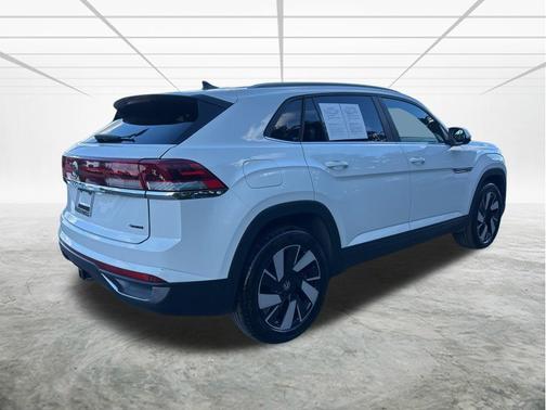 2024 Volkswagen Atlas Cross Sport 2.0T SE w/Technology 4MOTION