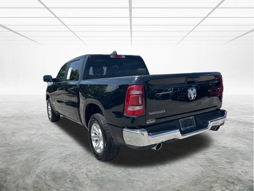 Diamond Black Crystal Pearlcoat 2024 RAM 1500 Laramie