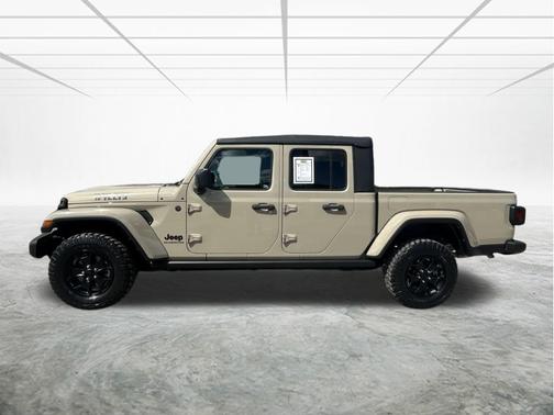 2022 Jeep Gladiator Sport