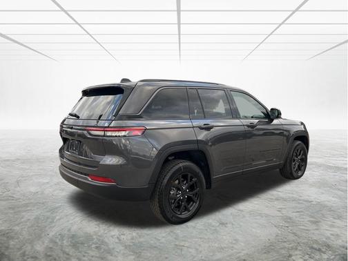 2026 Jeep Grand Cherokee Altitude