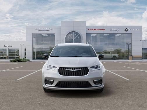 2026 Chrysler Pacifica L