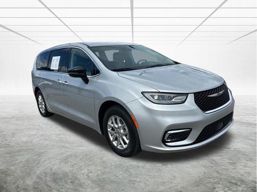 Silver Mist Clearcoat 2024 Chrysler Pacifica Touring L