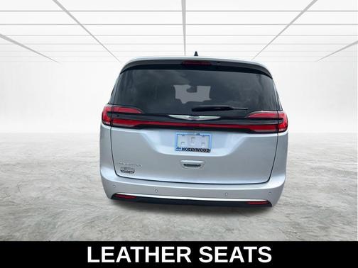 Silver Mist Clearcoat 2024 Chrysler Pacifica Touring L