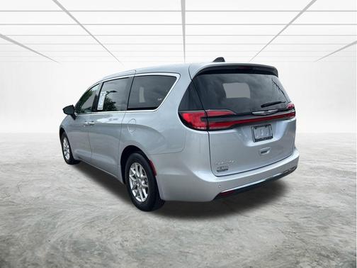 Silver Mist Clearcoat 2024 Chrysler Pacifica Touring L