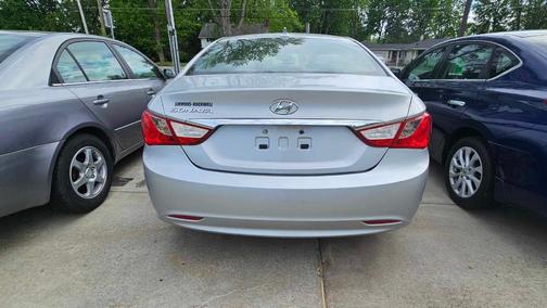 2011 Hyundai SONATA GLS