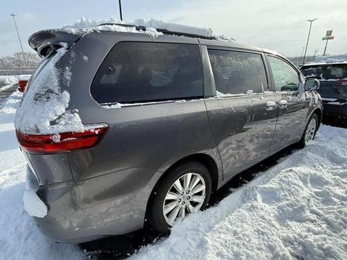 2017 Toyota Sienna XLE