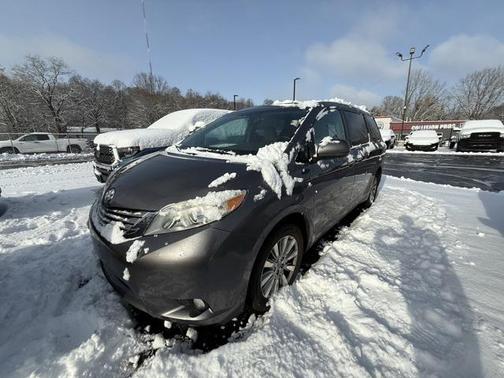 2017 Toyota Sienna XLE