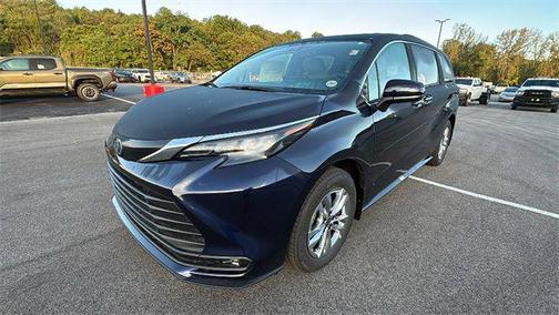 2025 Toyota Sienna XLE 7 Passenger