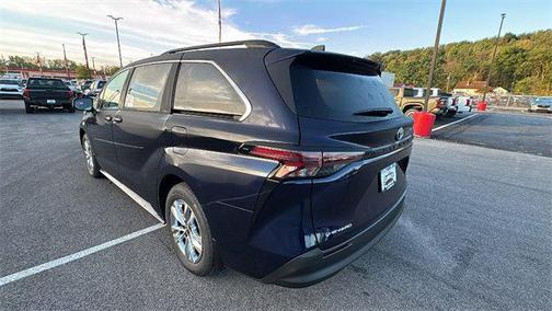 2025 Toyota Sienna XLE 7 Passenger