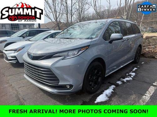 2025 Toyota Sienna Woodland Edition