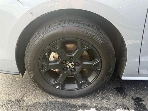 2025 Toyota Sienna Woodland Edition