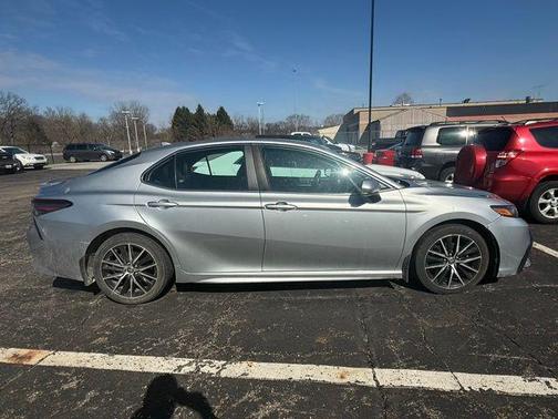 Celestial Silver Metallic 2021 Toyota Camry SE