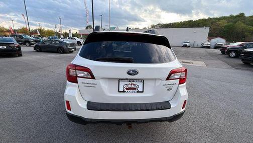 Crystal White Pearl 2017 Subaru Outback 2.5i Premium