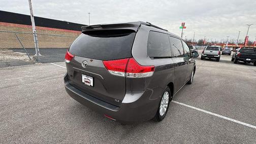 2011 Toyota Sienna XLE