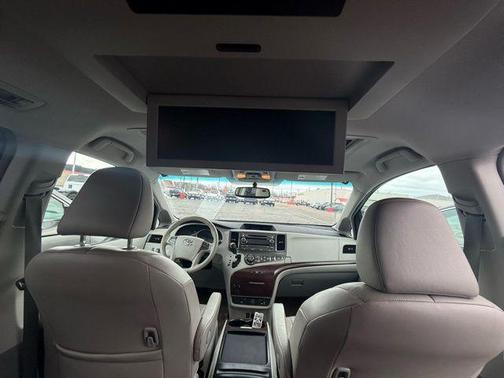 2011 Toyota Sienna XLE