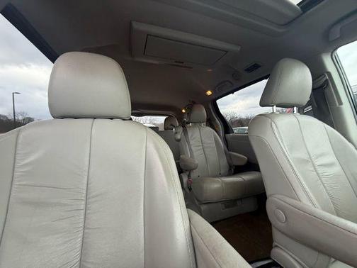 2011 Toyota Sienna XLE