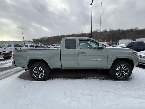 2022 Toyota Tacoma TRD Sport