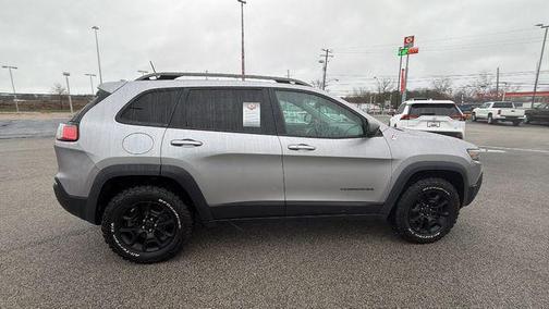 Billet Silver Metallic Clearcoat 2019 Jeep Cherokee Trailhawk Elite