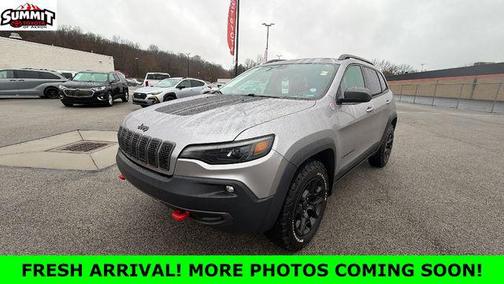 Billet Silver Metallic Clearcoat 2019 Jeep Cherokee Trailhawk Elite