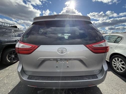 2018 Toyota Sienna XLE Premium