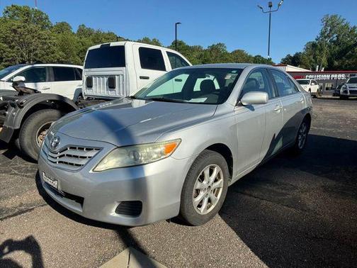 Classic Silver Metallic 2011 Toyota Camry LE