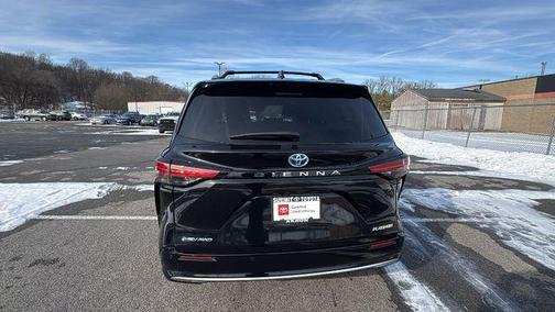 2025 Toyota Sienna Platinum