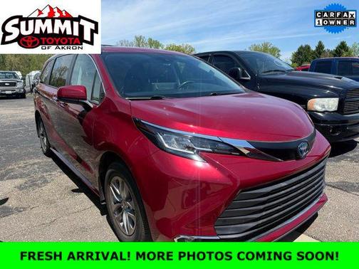 Ruby Flare Pearl 2022 Toyota Sienna XLE
