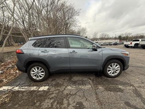 2025 Toyota Corolla Cross LE