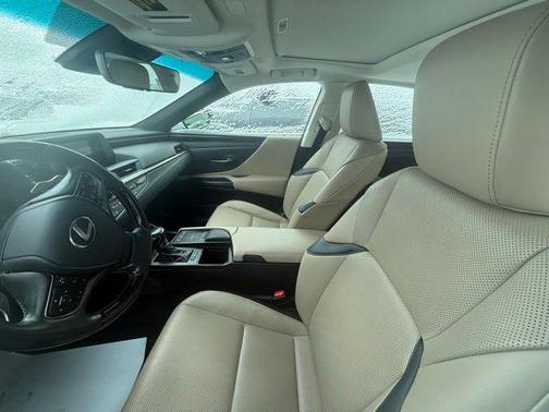 2021 Lexus ES 350 Base