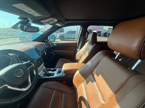 Diamond Black Crystal Pearlcoat 2019 Jeep Grand Cherokee Summit
