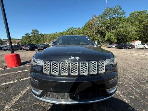 Diamond Black Crystal Pearlcoat 2019 Jeep Grand Cherokee Summit