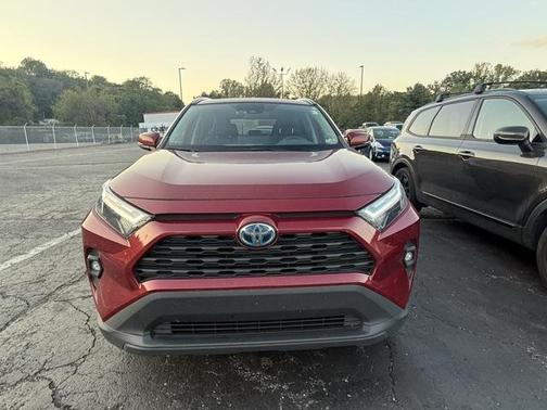 2022 Toyota RAV4 Hybrid XLE Premium