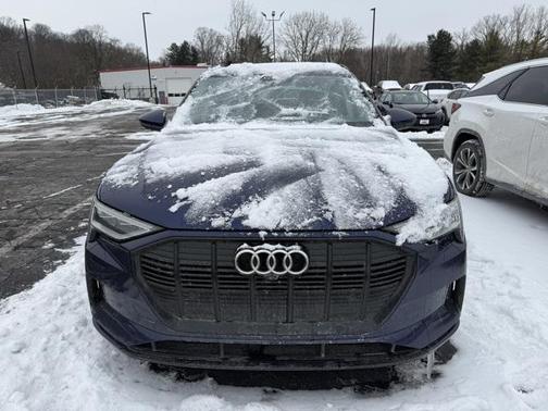 2022 Audi e-tron Premium