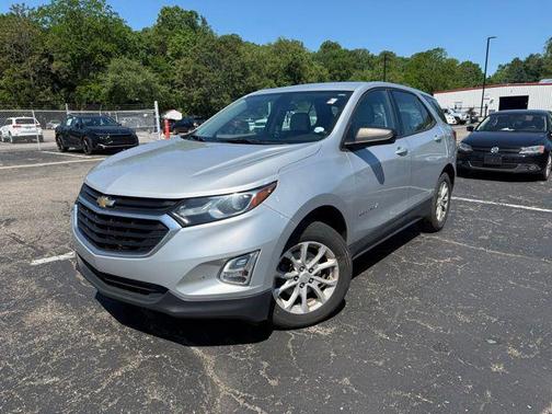 Silver Ice Metallic 2018 Chevrolet Equinox LS