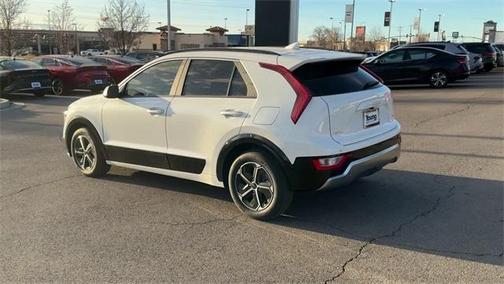 2024 Kia Niro SX
