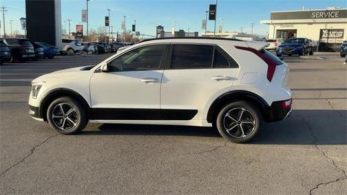 2024 Kia Niro SX