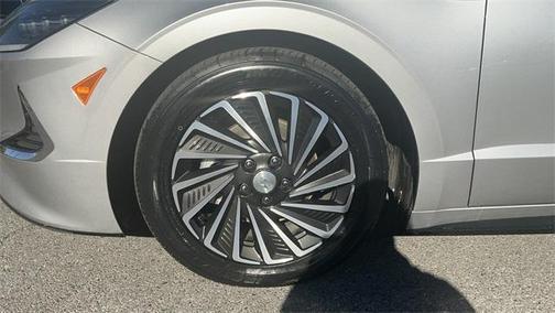 2021 Hyundai SONATA Hybrid Limited