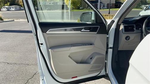 2021 Volkswagen Atlas 3.6 SE w/ Technology R-Line