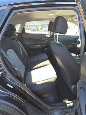 2021 Hyundai KONA SEL Plus