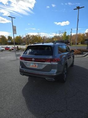 2024 Volkswagen Atlas 2.0T SE