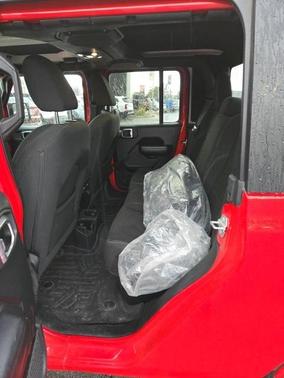 2021 Jeep Gladiator Sport