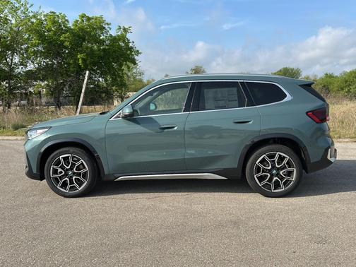 Cape York Green Metallic 2026 BMW X1 xDrive28i