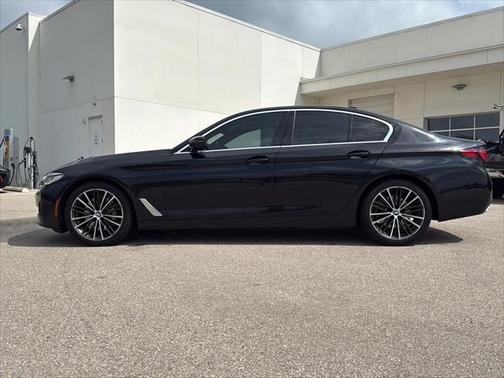 2022 BMW 530 i