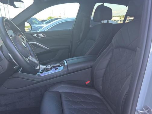 2025 BMW X6 M60i