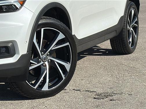 2019 Volvo XC40 T5 R-Design