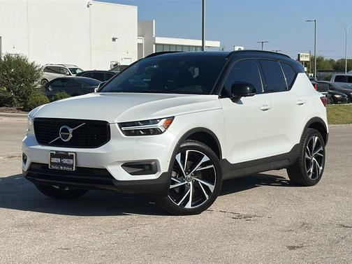 2019 Volvo XC40 T5 R-Design