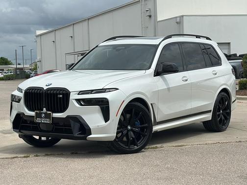 Mineral White Metallic 2025 BMW X7 M60i
