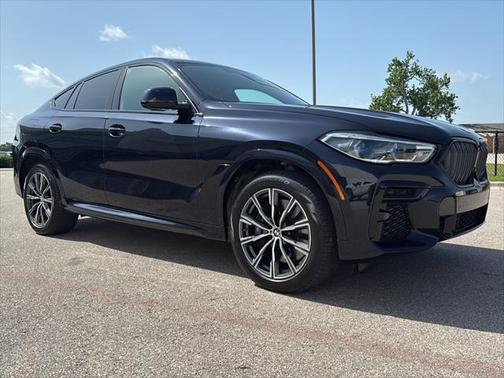 2022 BMW X6 M50i