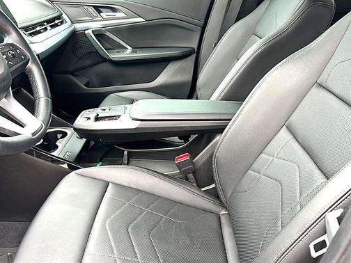 Black Sapphire Metallic 2024 BMW X1 xDrive28i